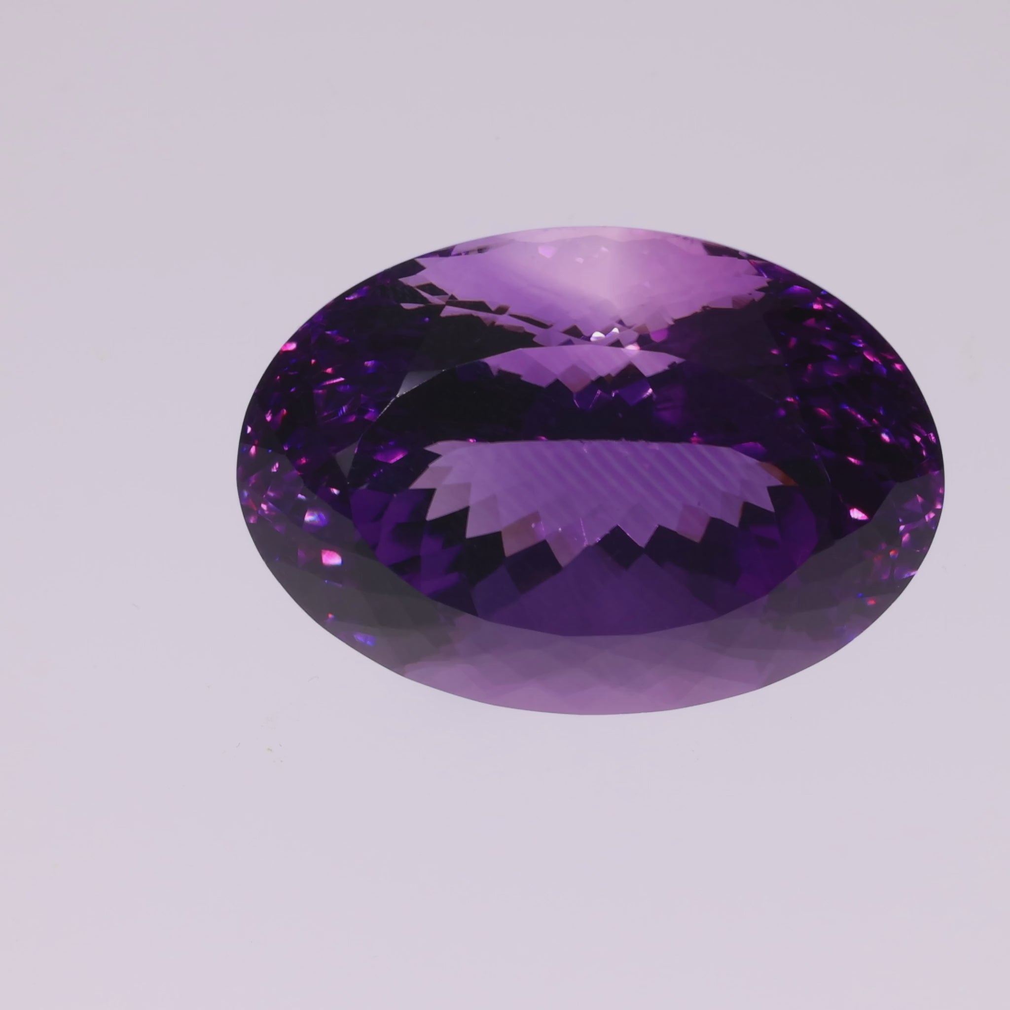 Video laden: 50,61 ct Amethyst Ovalschliff - Meisterhafte Symmetrie &amp; Tiefviolett