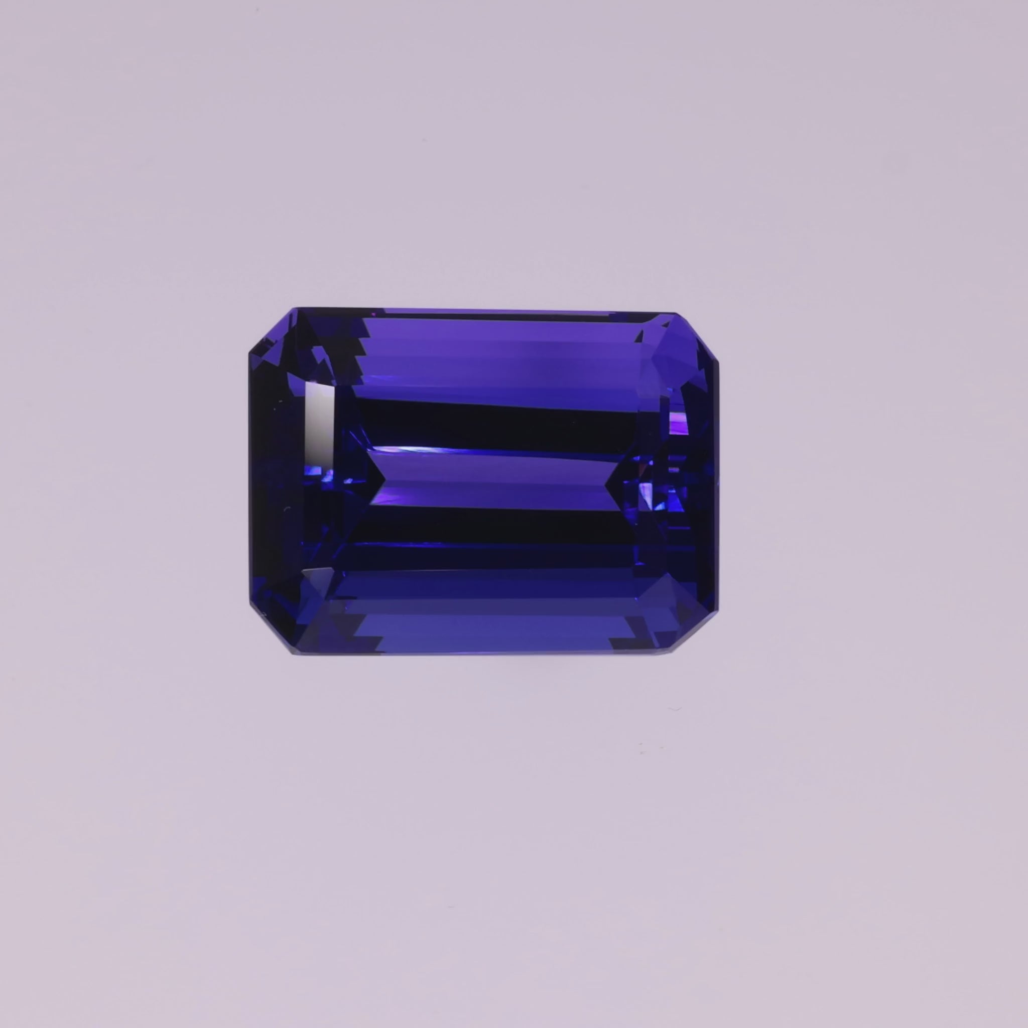 Load video: Tanzanite "Imperial Tide" 21.96 ct - Intense Violetish Blue - IGI Certified