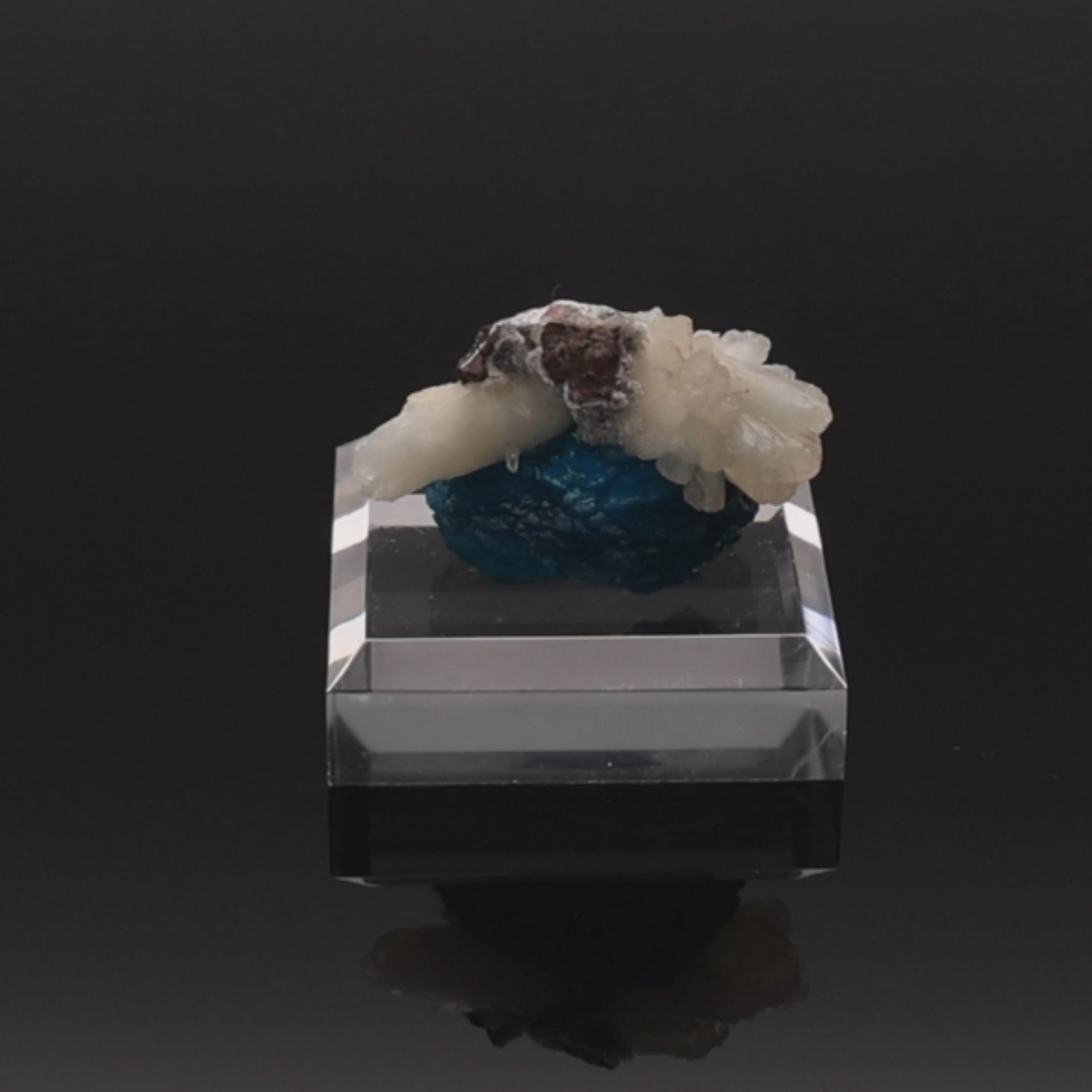 Video laden: BLUE GEM | Cavansit aus Maharashtra, Indien | 17 g | Unikat (#1032)