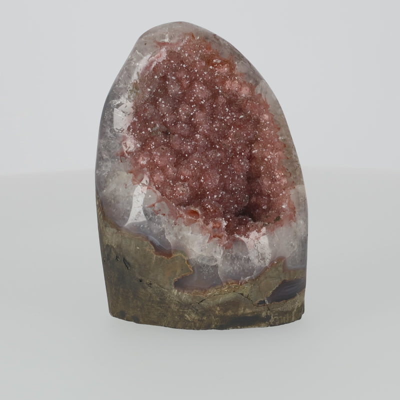 Regenbogen Amethyst aus Uruguay mit violetten Kristallen und natürlicher Farbvariation, hochwertiges Amethyst Unikat