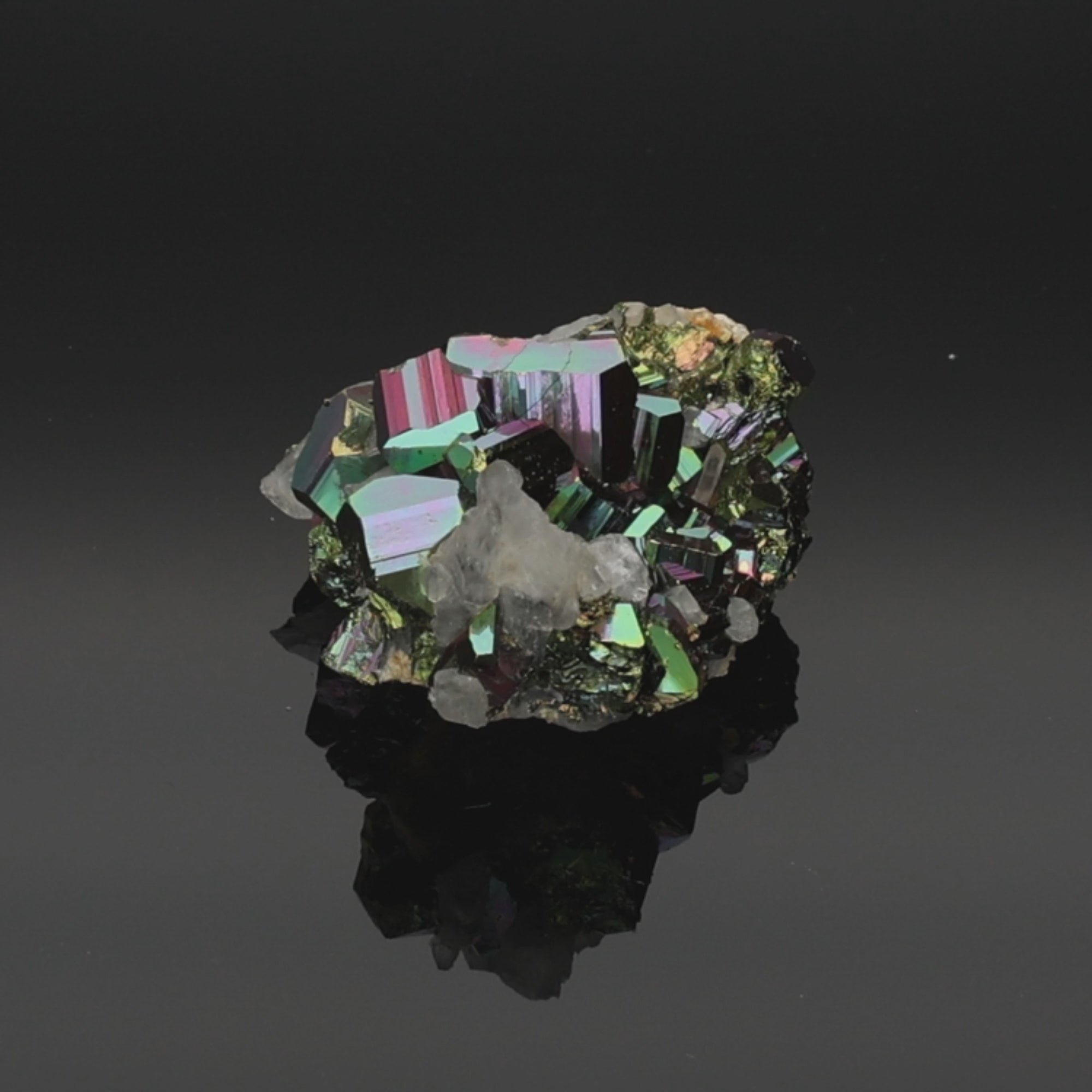 Video laden: Cosmic Shard – Rainbow Pyrit aus Borneo, Indonesien – 92 g – Mineralien-Unikat (#1091)