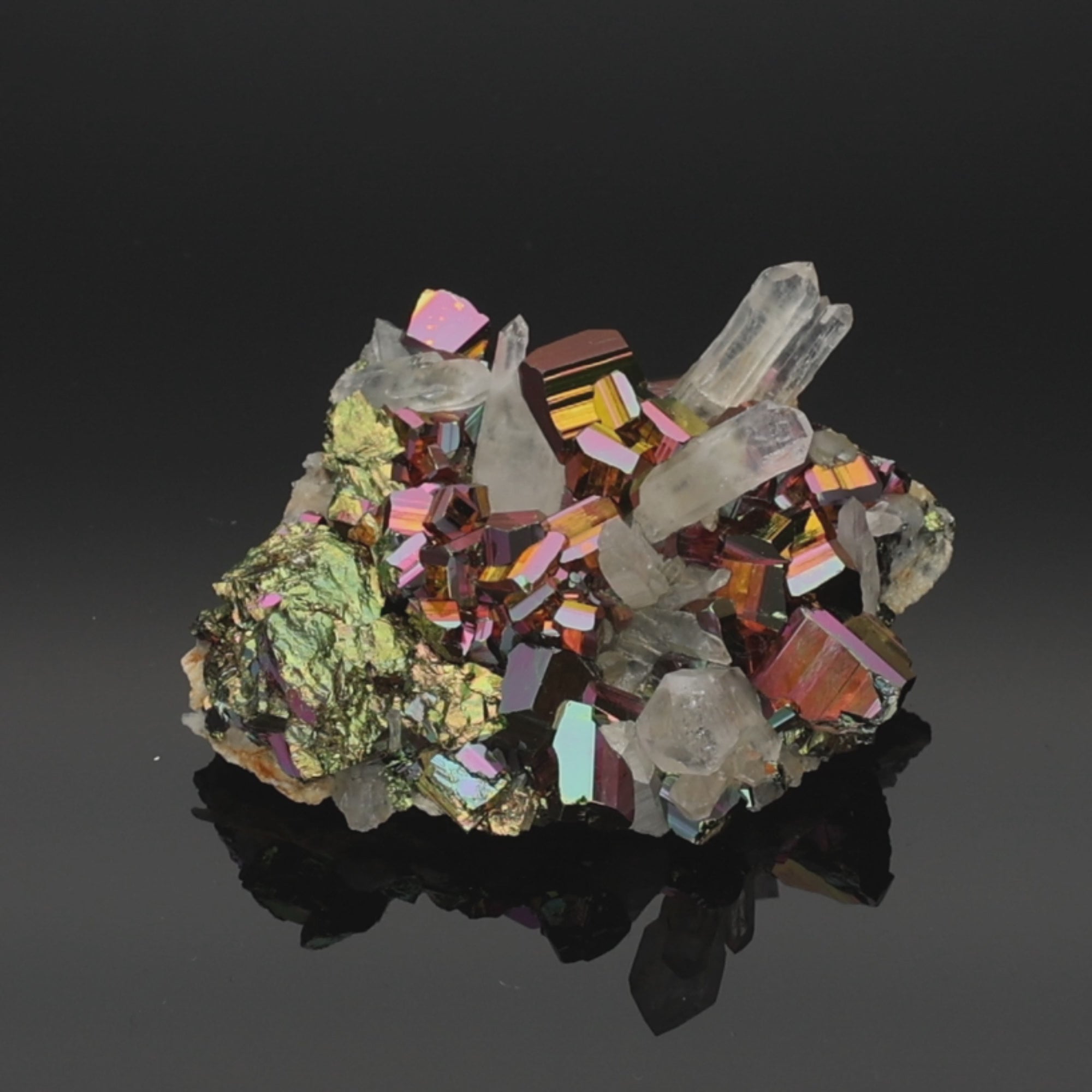Video laden: Borneo Nebula – Rainbow Pyrit aus Borneo, Indonesien – 112,94 g – Mineralien-Unikat (#1071)