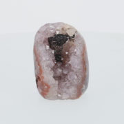 Amethyst mit Calcit aus Uruguay, Amethystkristalle mit hellen Calcitformationen, natürlich gewachsenes Mineralunikat.