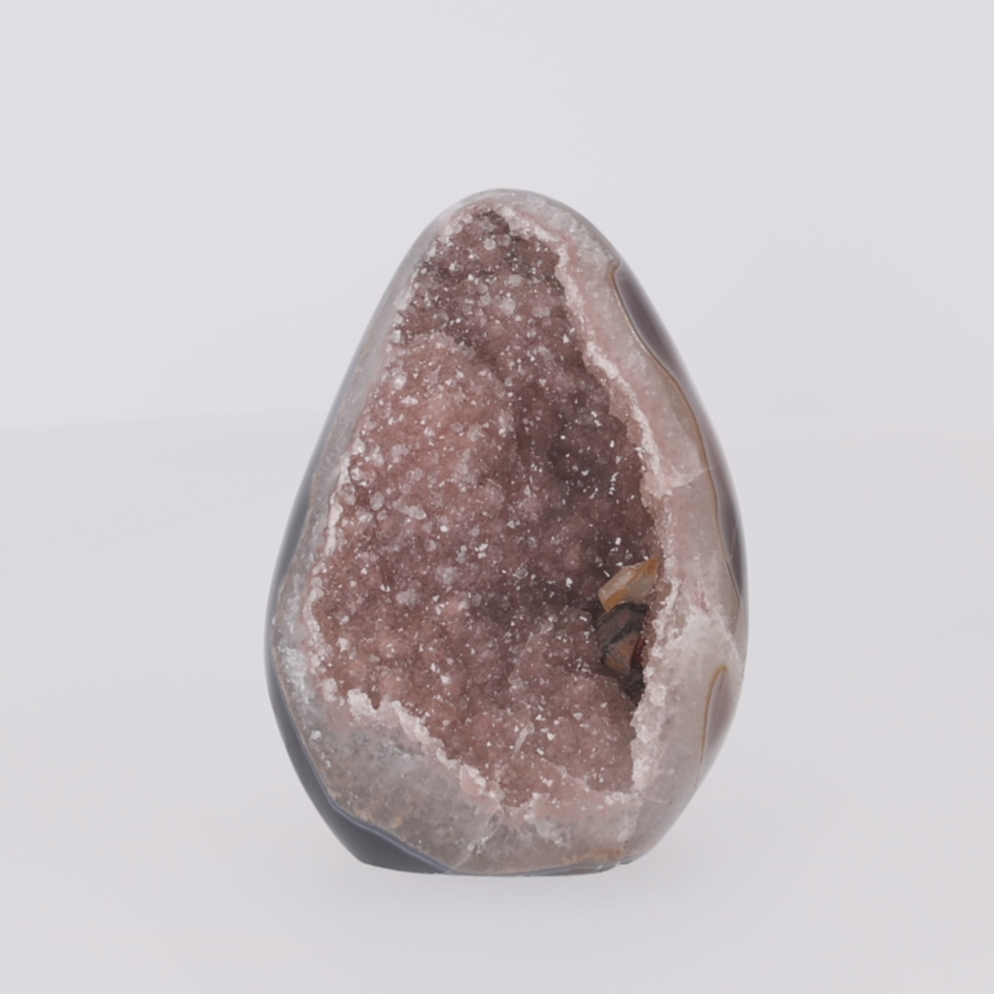 Video laden: Copper Bloom ✦ Amethyst-Druse mit Calcit &amp; Hämatit/Goethit | 1455 g (#851)