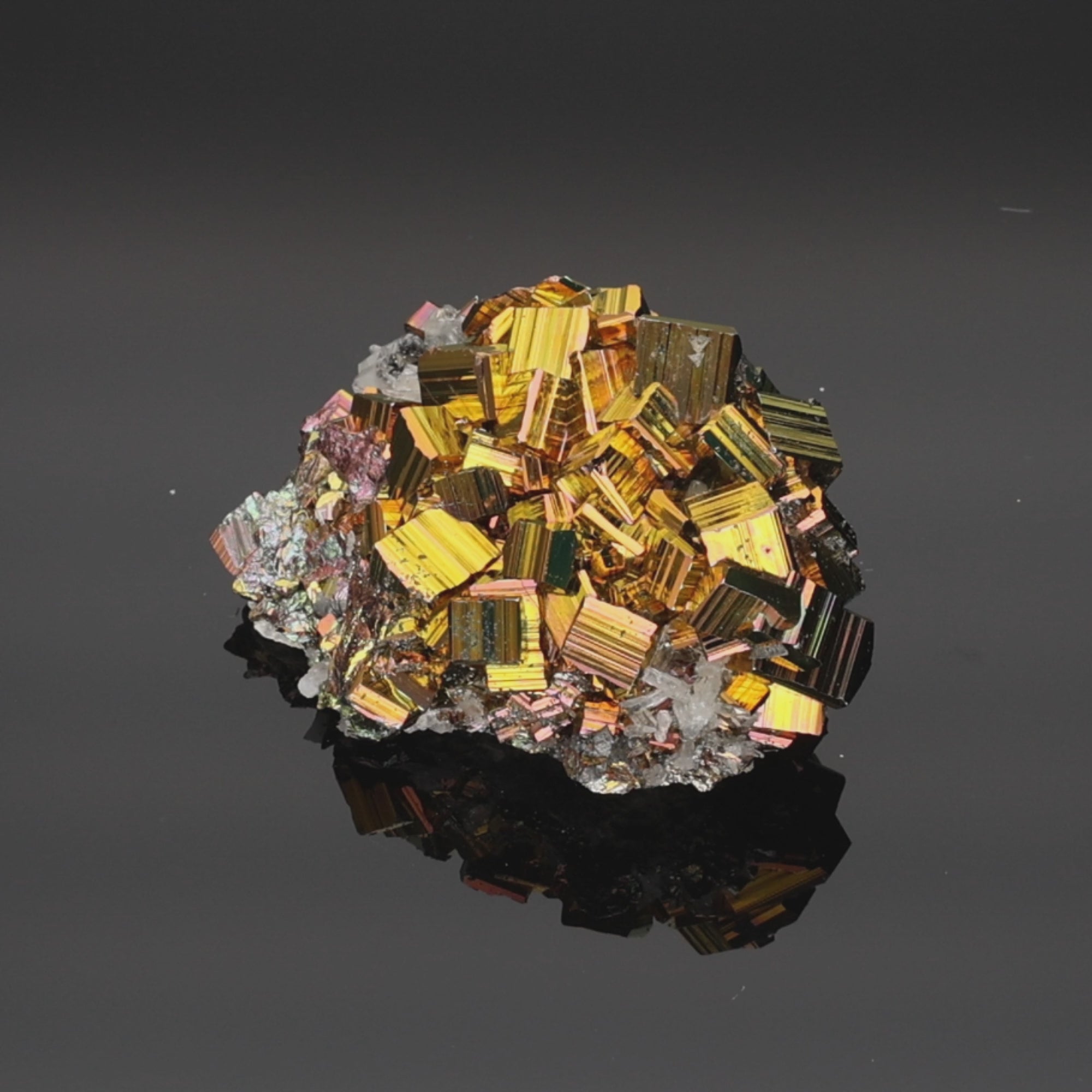 Video laden: Solar Forge – Rainbow Pyrit aus Borneo, Indonesien – 250 g (#1362)