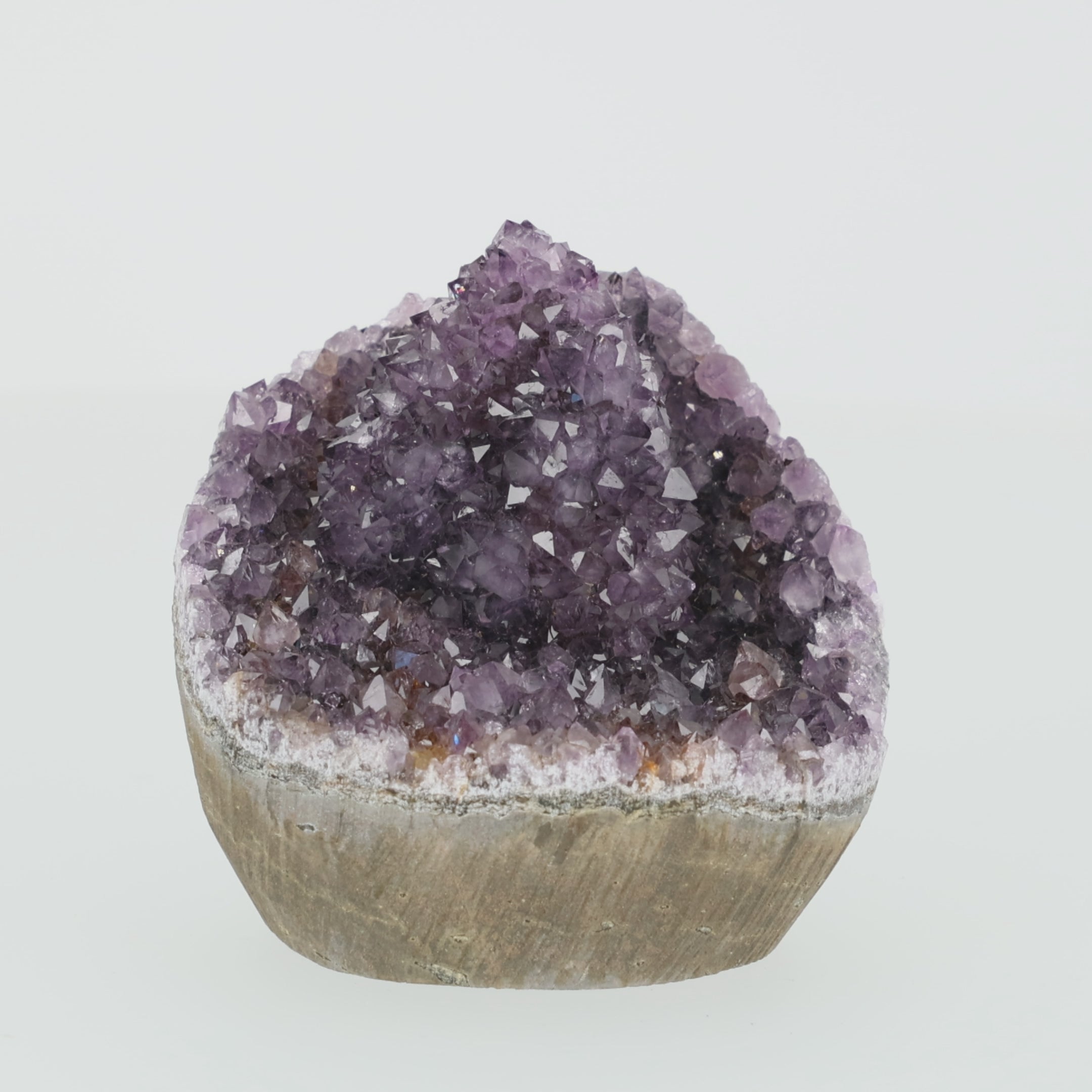 Video laden: Shadow Ember - 0,992 kg Amethyst mit schwarzem Turmalin &amp; Eisenoxidation - Uruguay Unikat (#540)