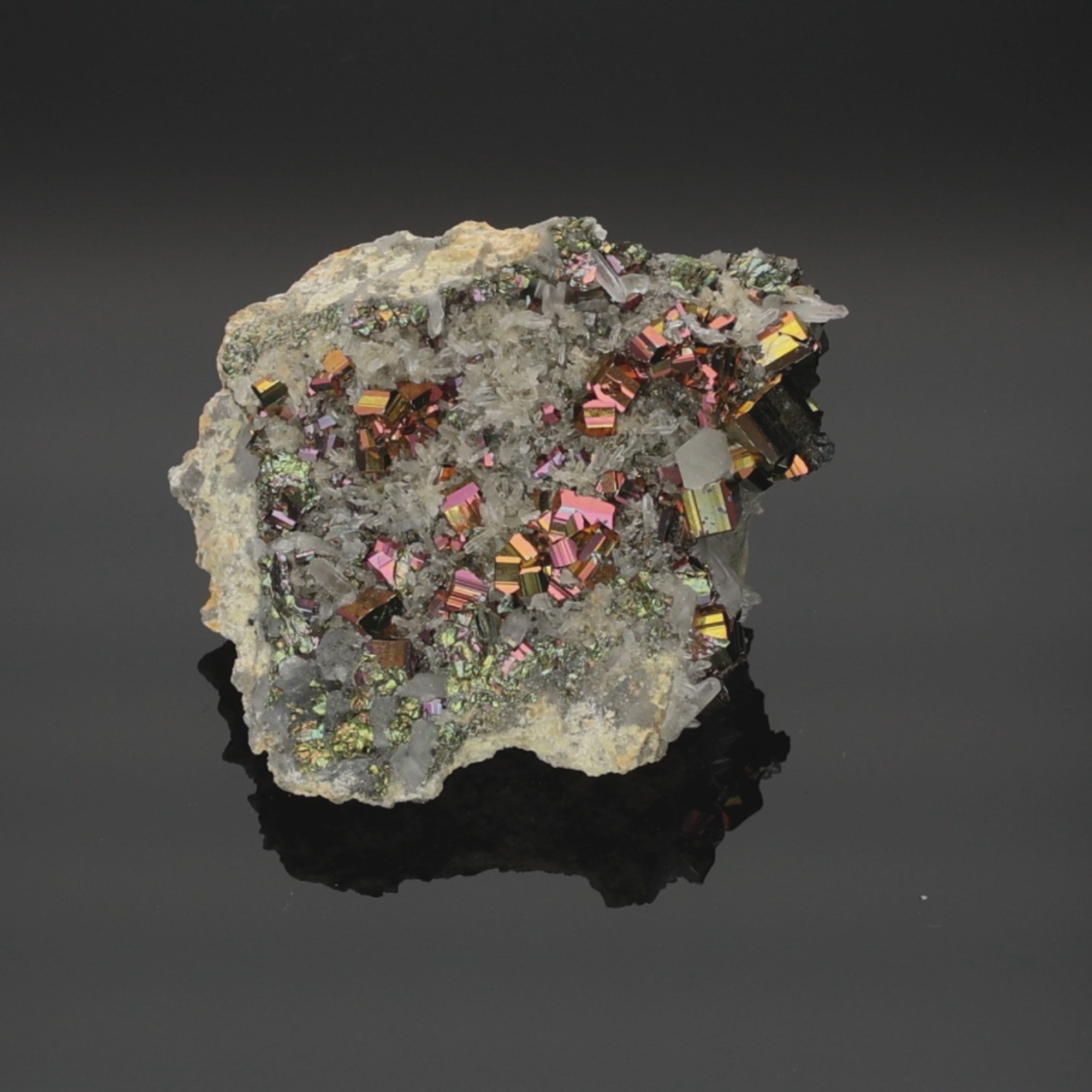 Video laden: Solar Monolith – Rainbow Pyrit aus Borneo, Indonesien – 257 g – Mineralien-Unikat (#1080)
