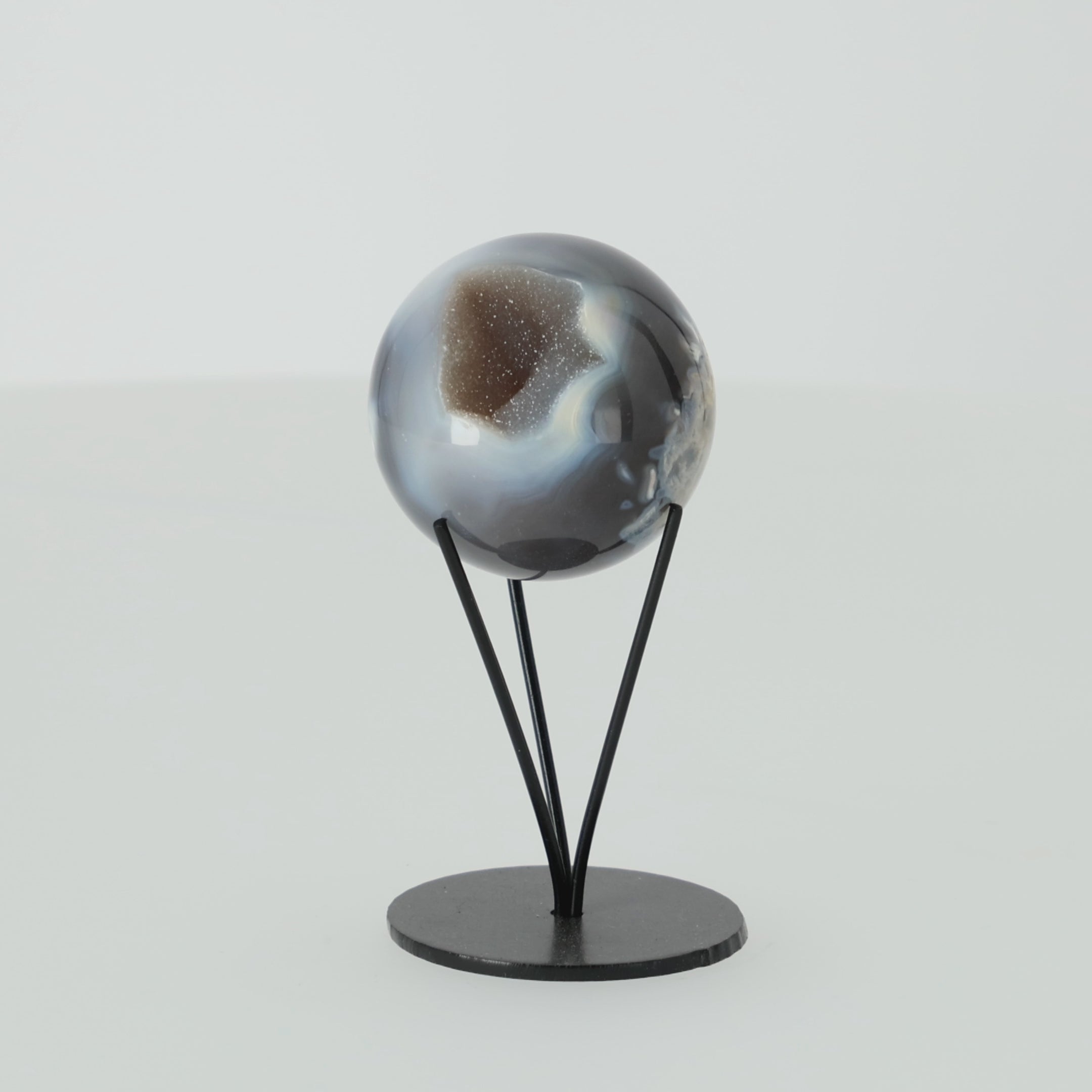 Load video: Agate Sphere on Metal Stand