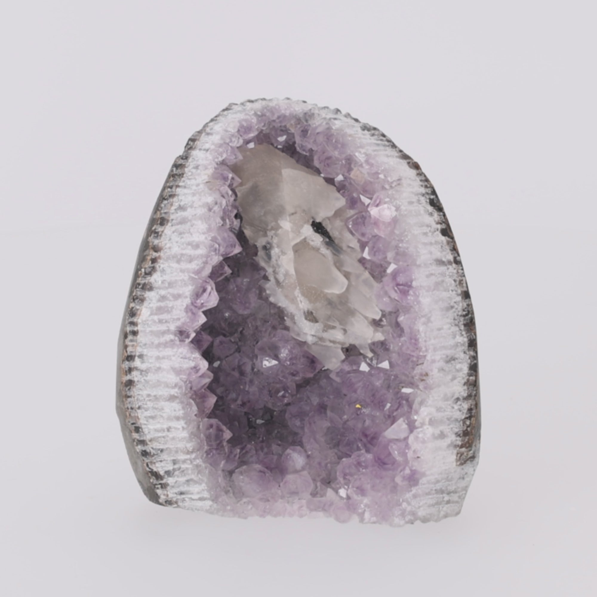 Video laden: Lavender Hollow ✦ Amethyst mit Calcit &amp; Turmalin aus Uruguay | 1.760 g  (#803)