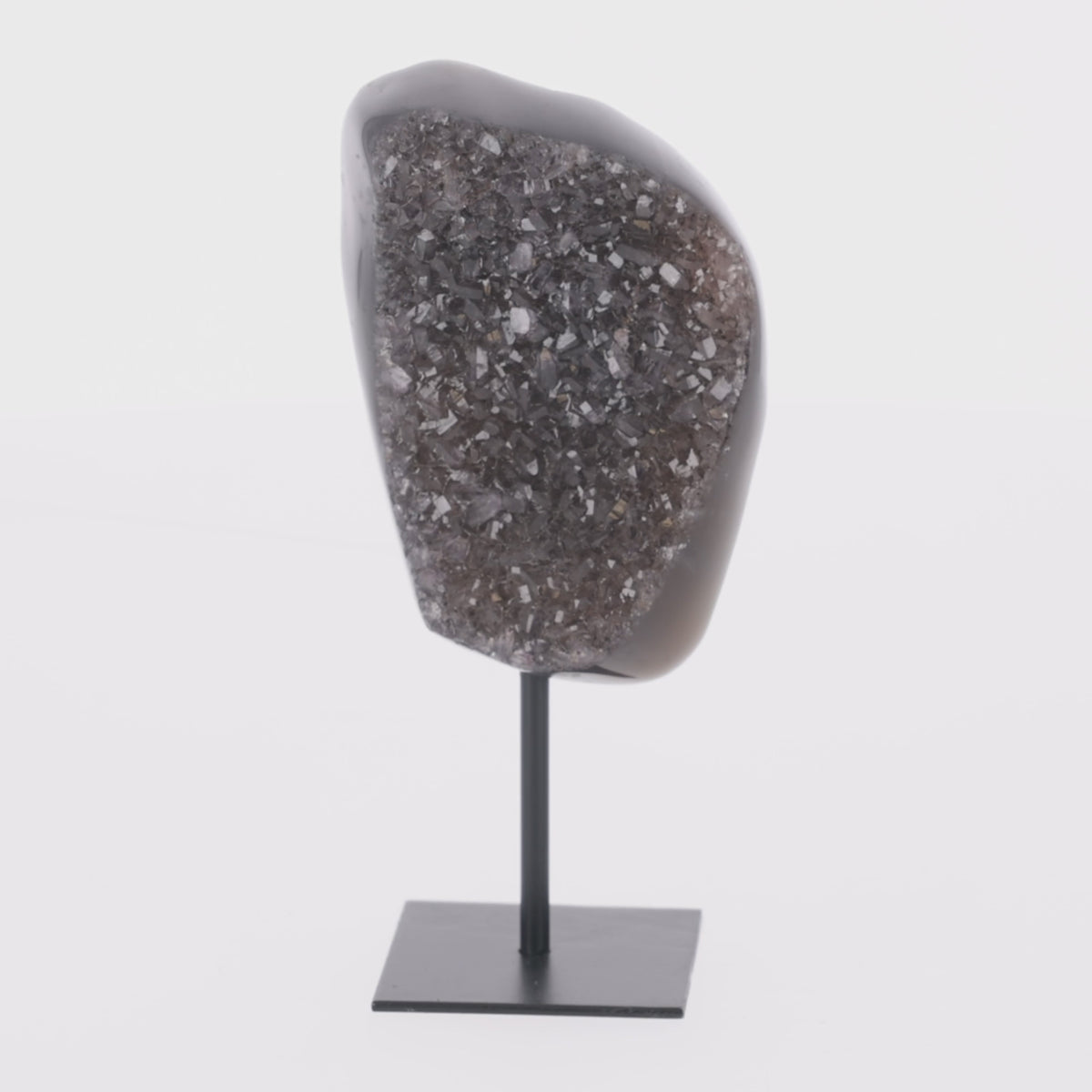 Video laden: Achat mit Amethyst Druse auf Metallständer  (#1521)