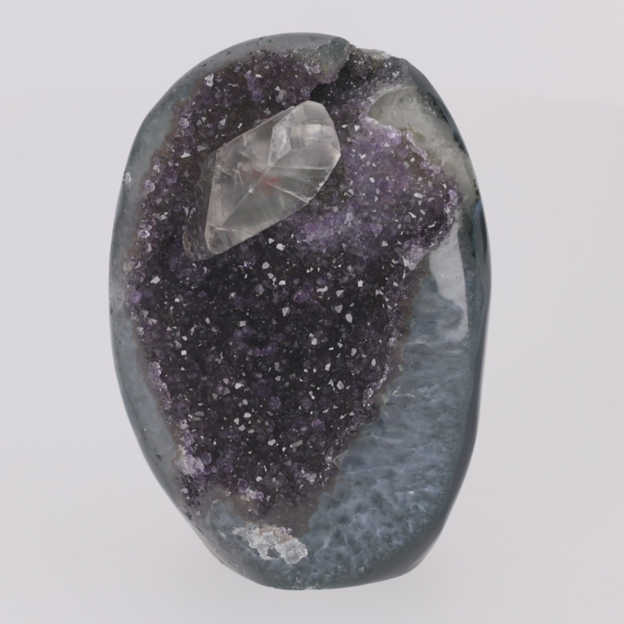 Video laden: Violet Glacier ✦ Amethyst-Druse mit Calcit aus Uruguay | 1.022 g (#856)