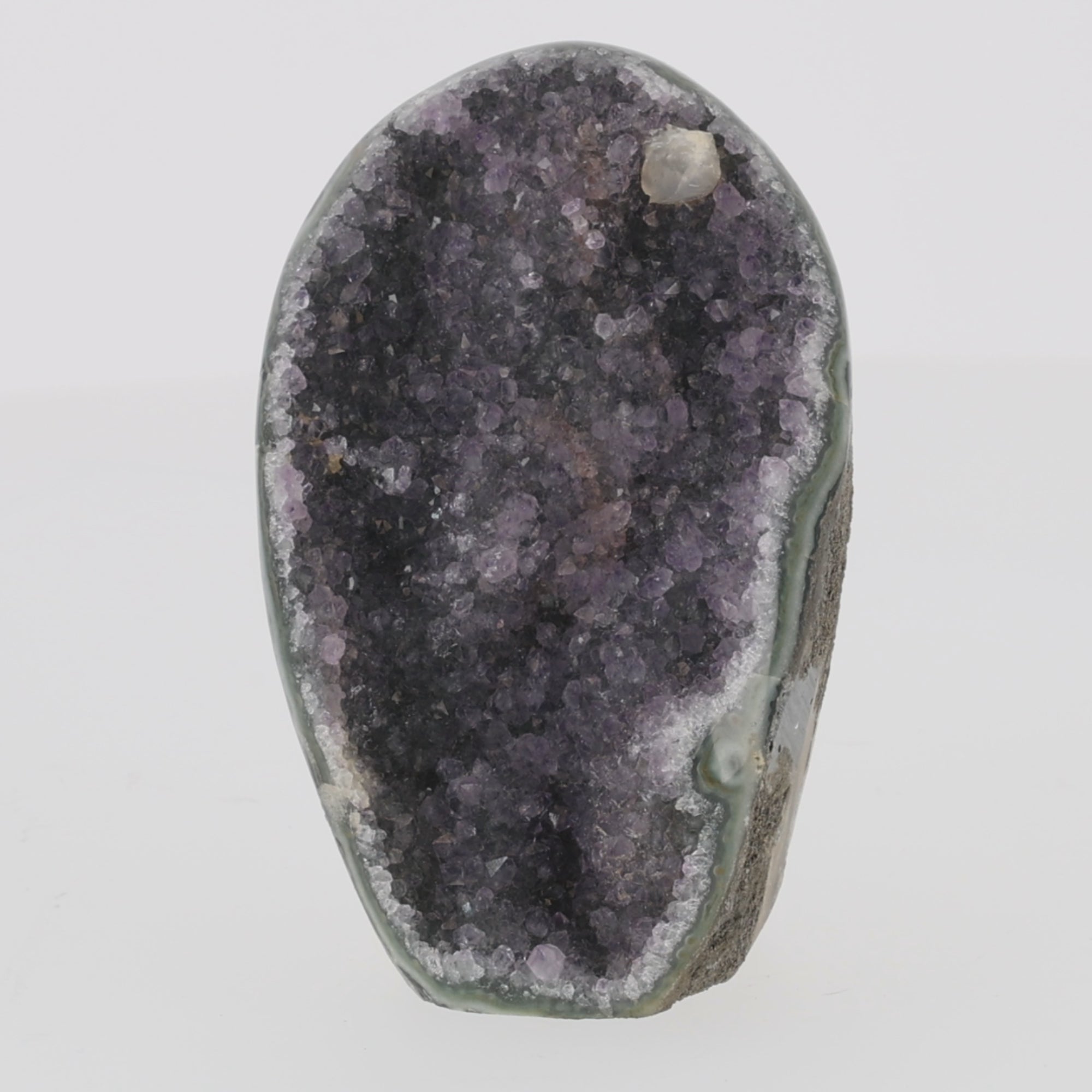 Video laden: Amethyst aus Uruguay – Kompaktes Natur Unikat mit beeindruckender Kristalltiefe 630g (#664)