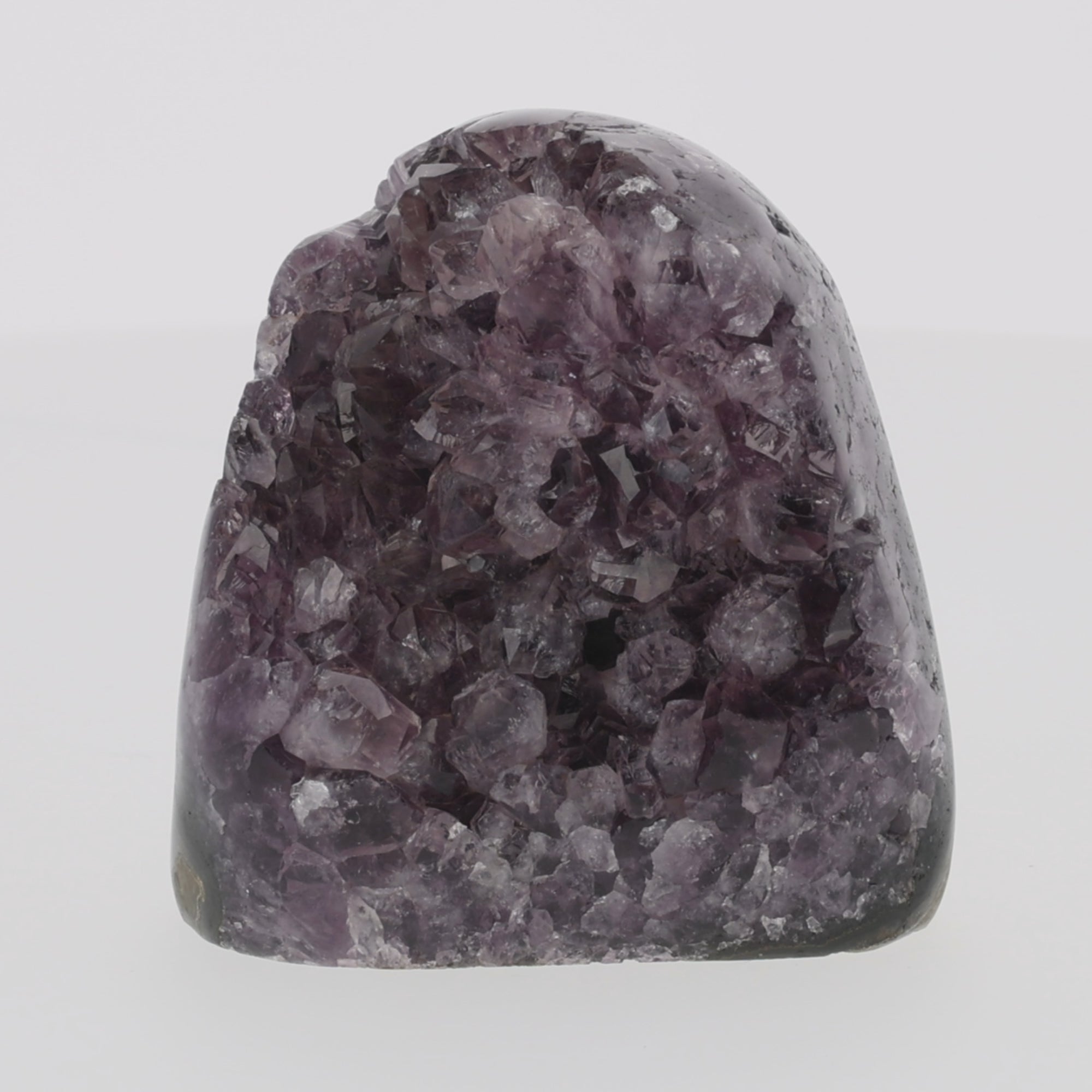Load video: Amethyst aus Uruguay – Tiefviolettes Sammlerstück mit beeindruckender Kristallstruktur 1400g (#661)