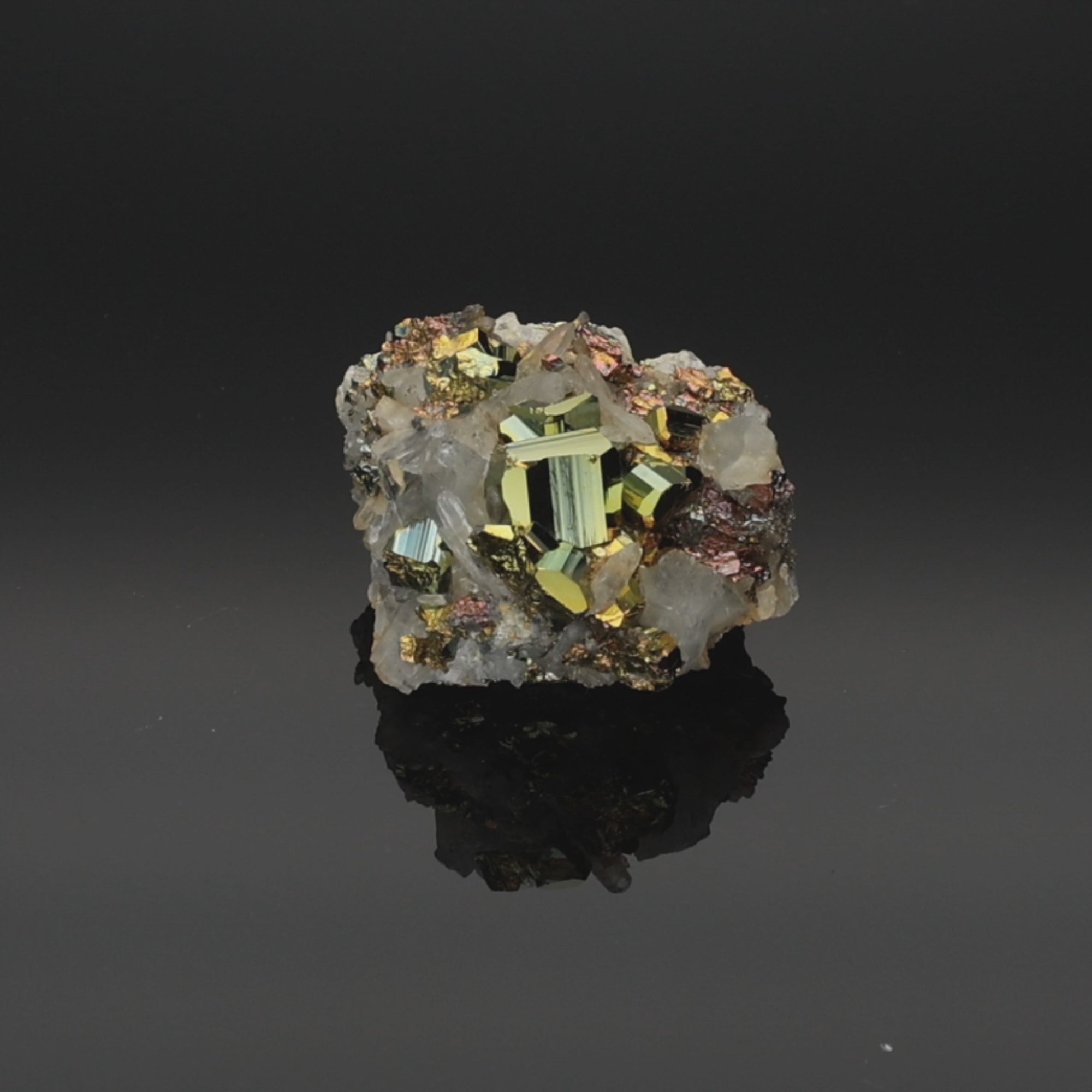 Video laden: Electric Bloom – Rainbow Pyrit aus Borneo, Indonesien – 58,54 g – Mineralien-Unikat (#1077)