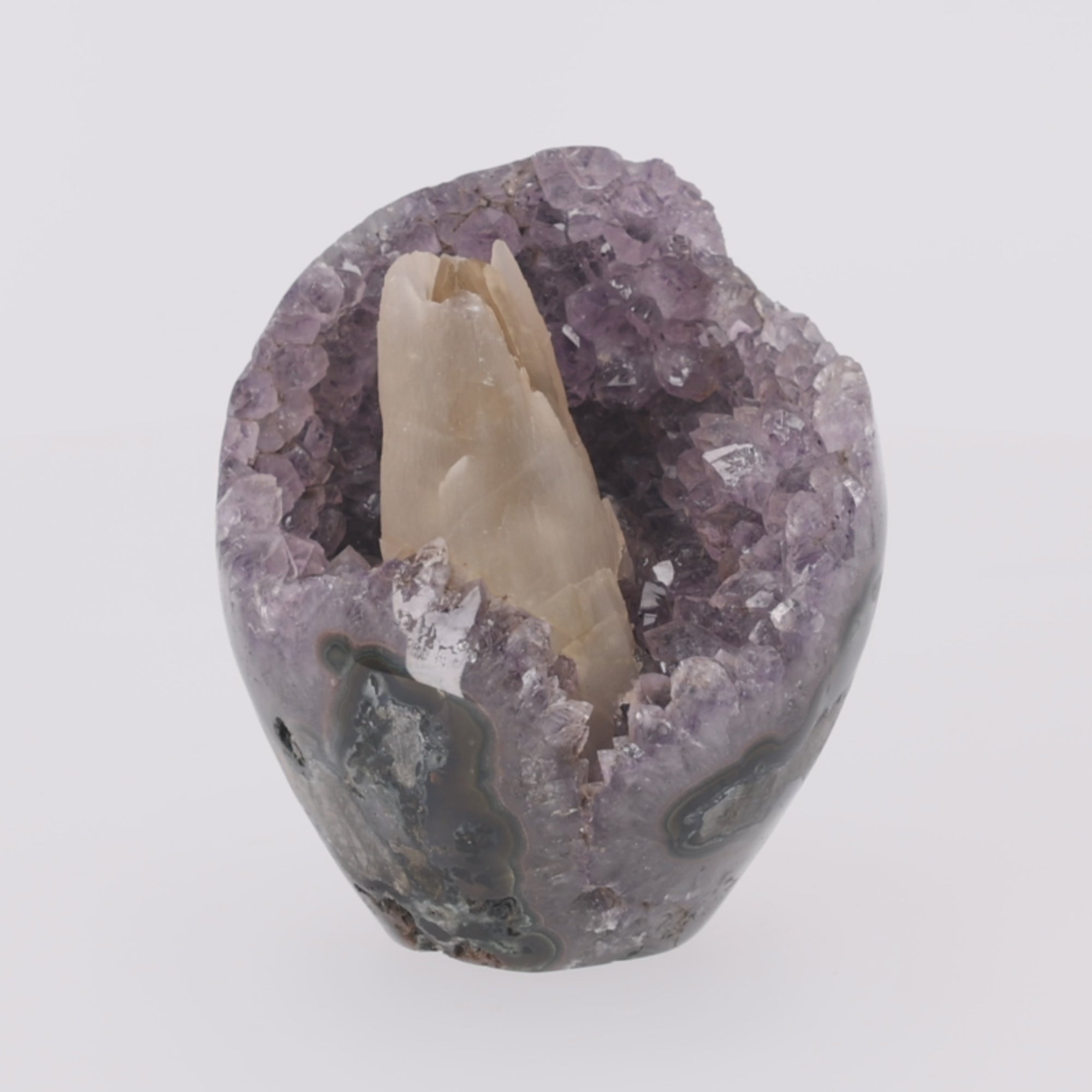 Video laden: Lavender Spire ✦ Amethyst mit Calcit aus Uruguay | 2.078 g (#793)