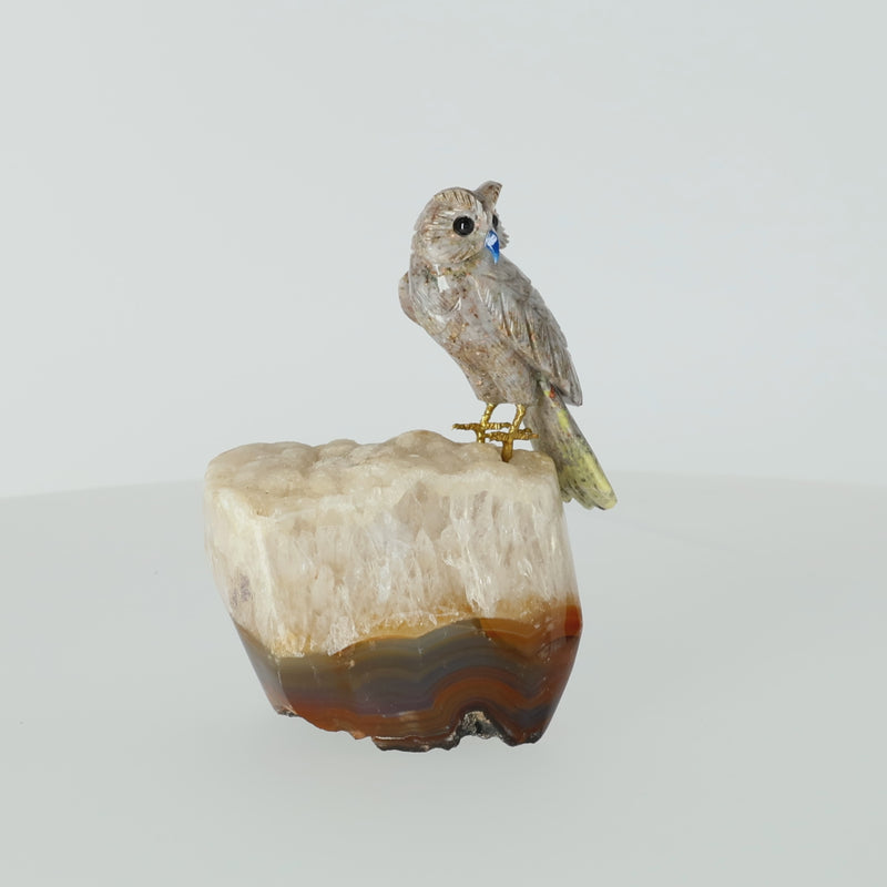 Amethyst-, Bergkristall- oder Achatstein aus Brasilien mit handgearbeiteten Vogelminiaturen aus verschiedenen Natursteinen.