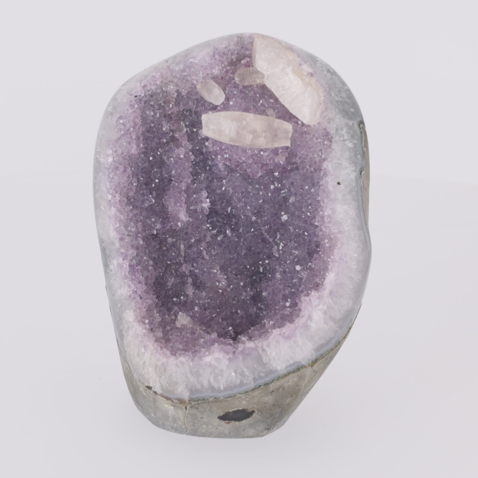 Video laden: Lavender Crown ✦ Amethyst-Druse mit Calcit aus Uruguay | 2.078 g (#867)