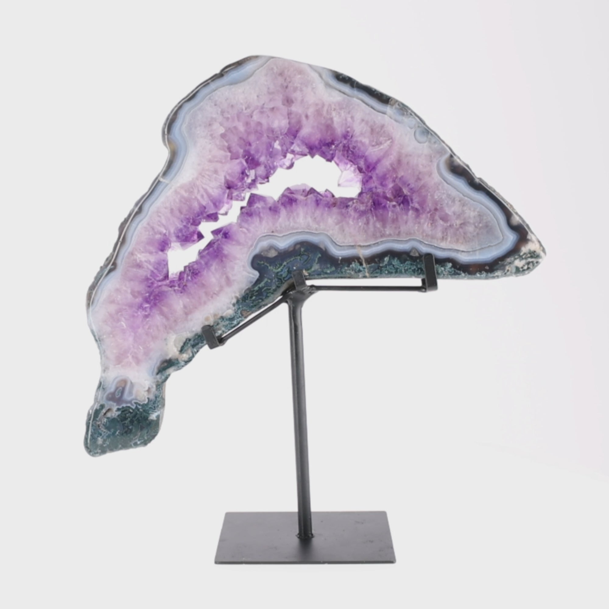 Load video: Delphine „Amethyst Tide“ | Amethyst Portalscheibe aus Brasilien | 5.036 g (#700)