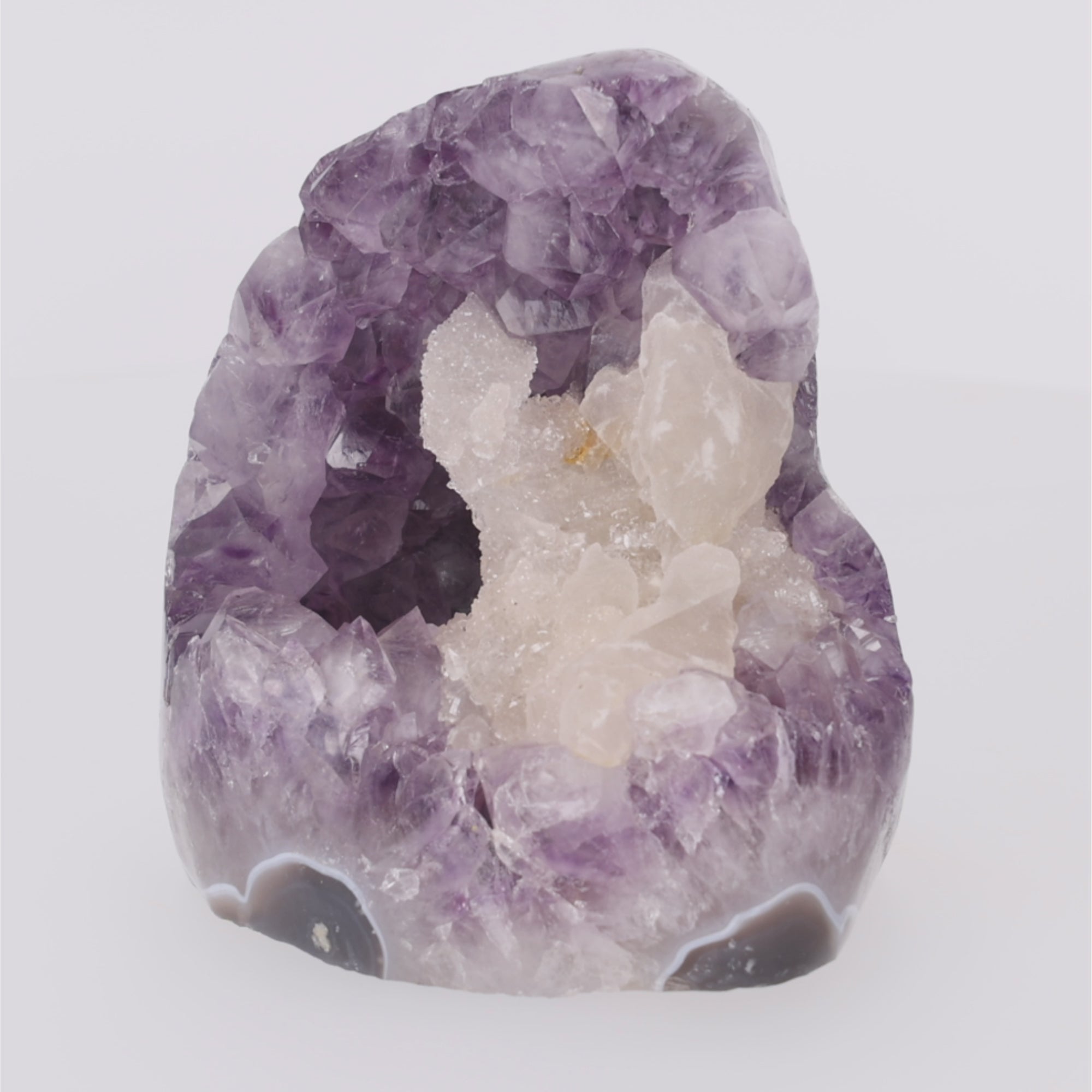 Video laden: Amethyst Ice Crown ✦ Amethyst mit Calcit-Kristallen – 4070 g Kristall-Unikat (#963) (#963)