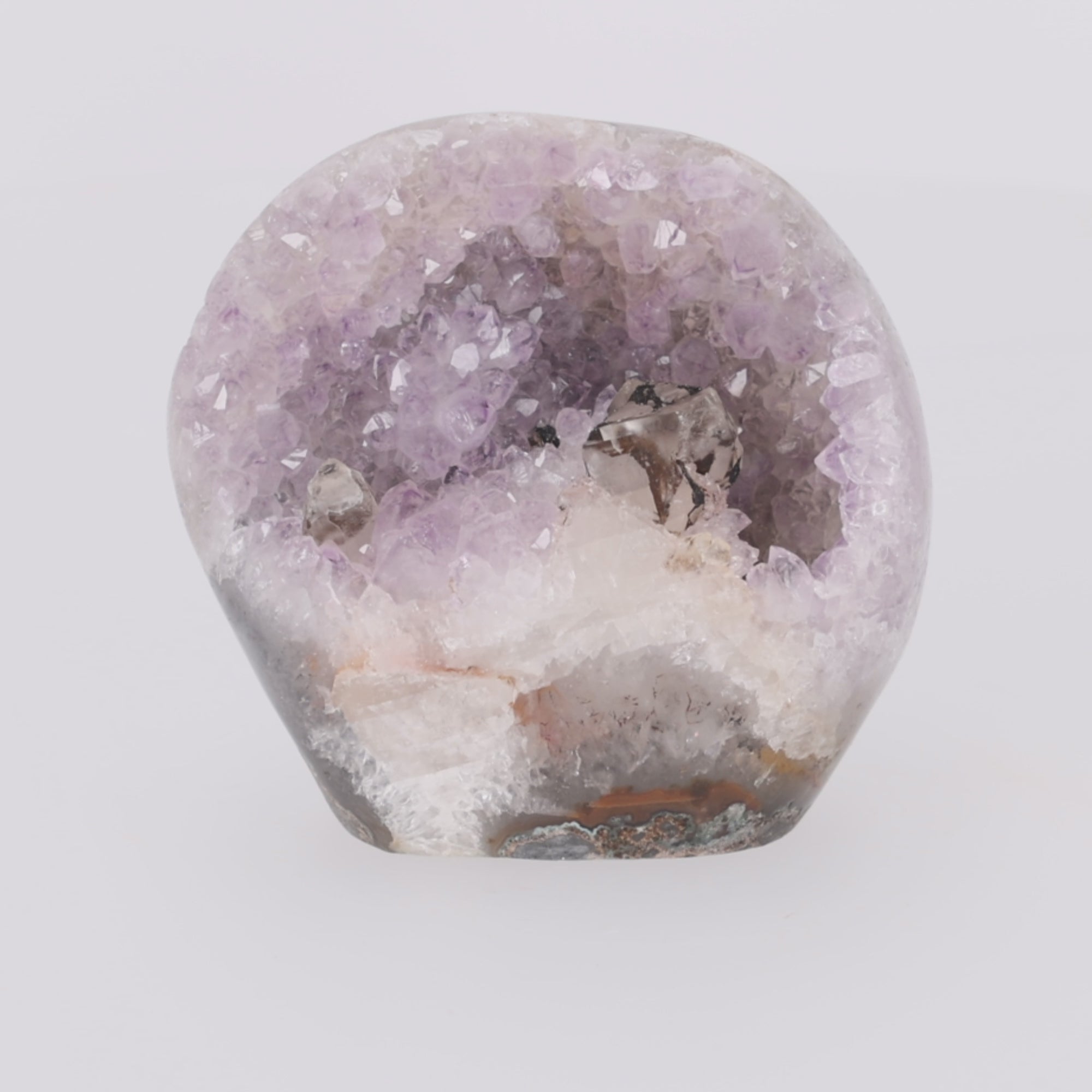 Video laden: Crystal Nest ✦ Amethystdruse mit Calcit &amp; Turmalin | 1.334 g (#929)